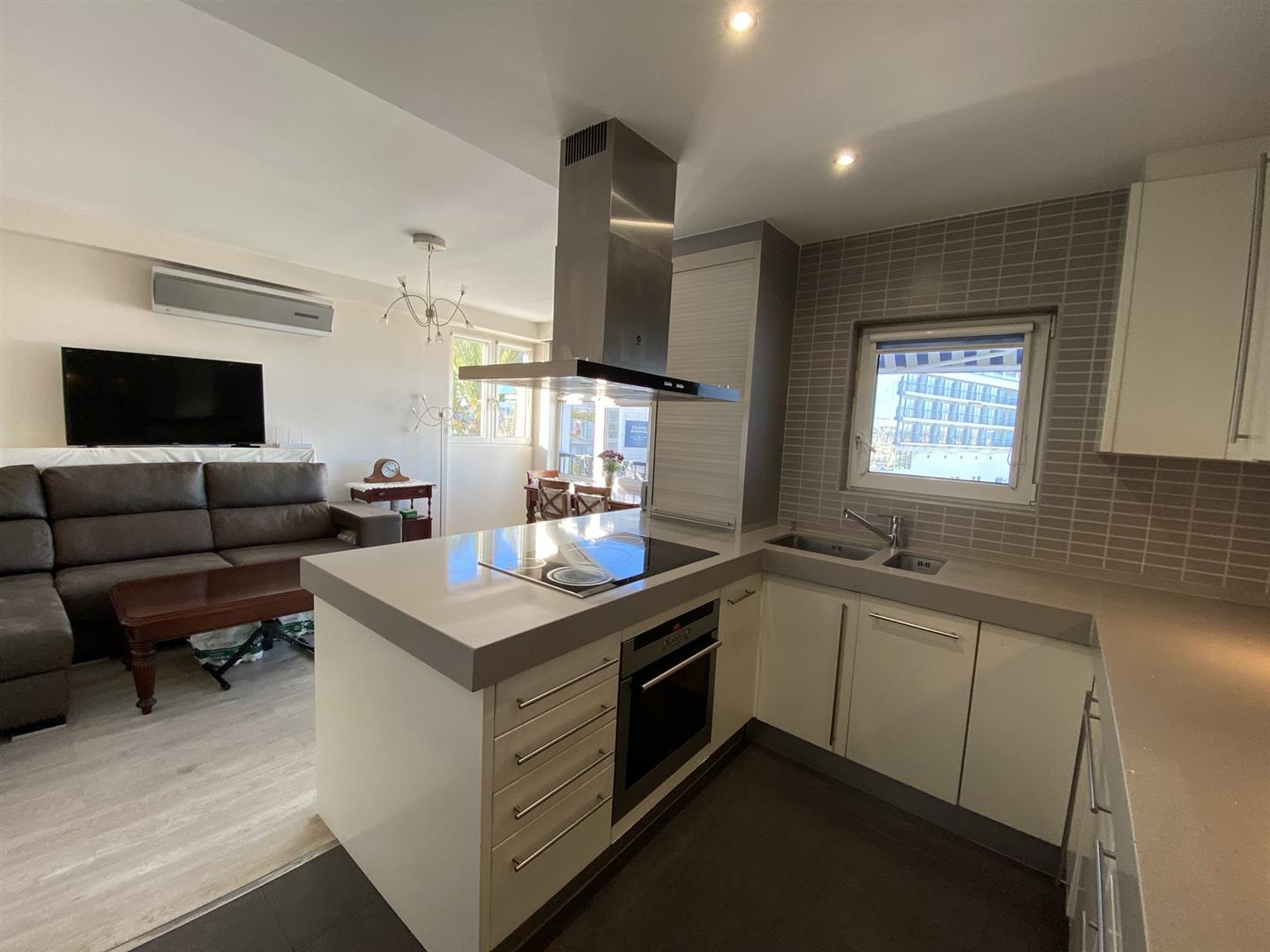 Image of Apartment - 5 Bedrooms - 3 Bathrooms for Sale in Marina Bay-Gibraltar, Image 7